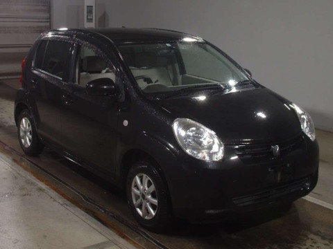 2011 Toyota Passo KGC30[2]