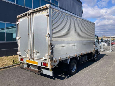 2005 Toyota Dyna Truck XZU414[1]