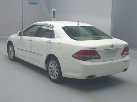 2009 Toyota Crown GRS201[1]