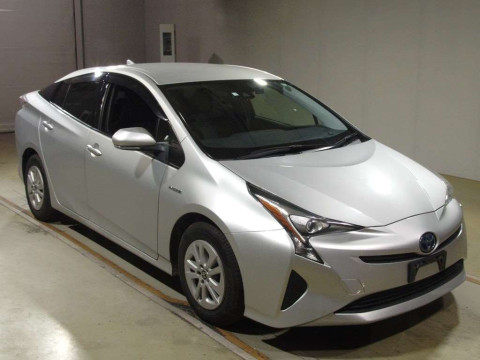 2018 Toyota Prius ZVW50[1]