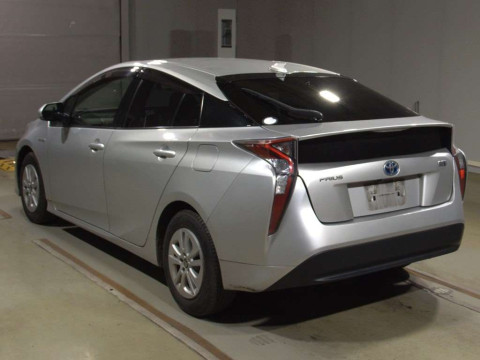 2018 Toyota Prius ZVW50[2]