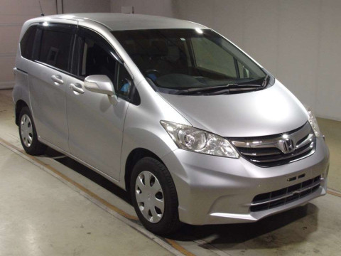 2013 Honda Freed GB4[2]