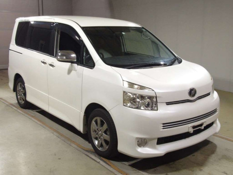 2010 Toyota Voxy ZRR70W[2]