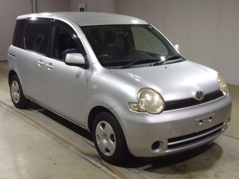 2005 Toyota Sienta NCP81G[1]