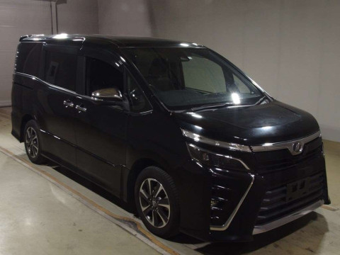 2018 Toyota Voxy ZRR80W[1]