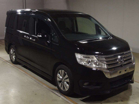 2014 Honda Step WGN Spada RK5[1]