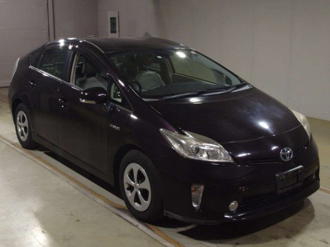 2013 Toyota Prius ZVW30[1]