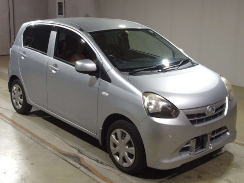 2012 Daihatsu Mira es LA300S[1]