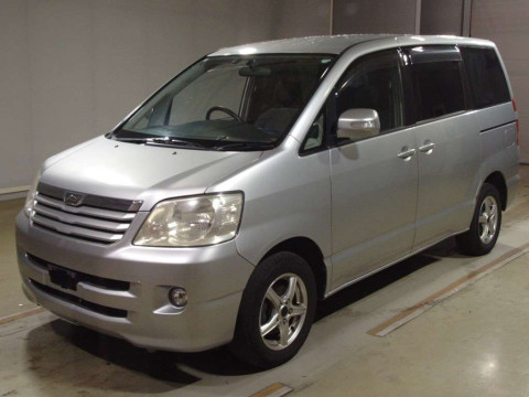 2003 Toyota Noah AZR65G[0]