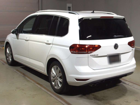 2016 Volkswagen Golf Touran 1TCZD[2]