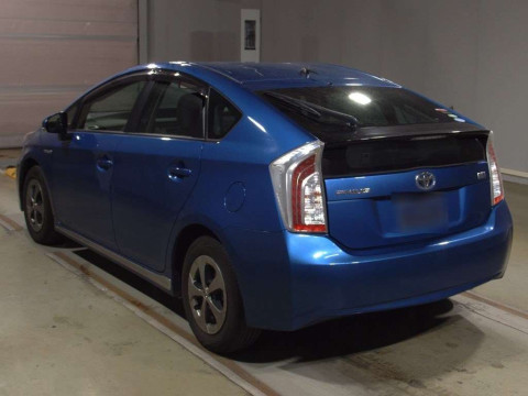 2013 Toyota Prius ZVW30[2]