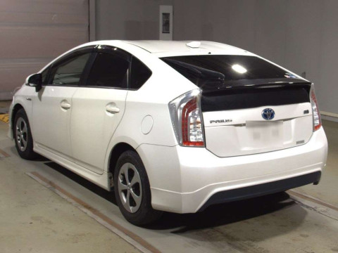 2015 Toyota Prius ZVW30[1]