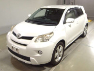 2010 Toyota IST