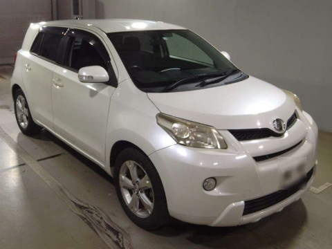 2010 Toyota IST NCP110[2]