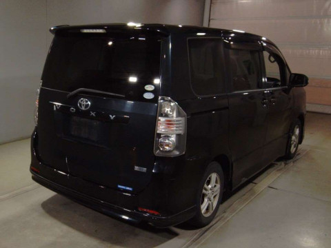 2010 Toyota Voxy ZRR70W[1]