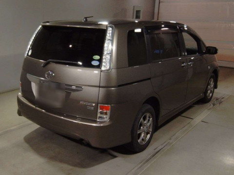 2012 Toyota Isis ZGM15W[1]