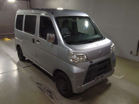 2020 Daihatsu Hijet Cargo S331V[2]