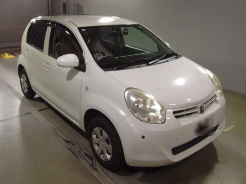 2010 Toyota Passo KGC30[2]