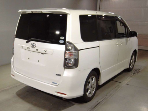 2010 Toyota Voxy ZRR70W[1]