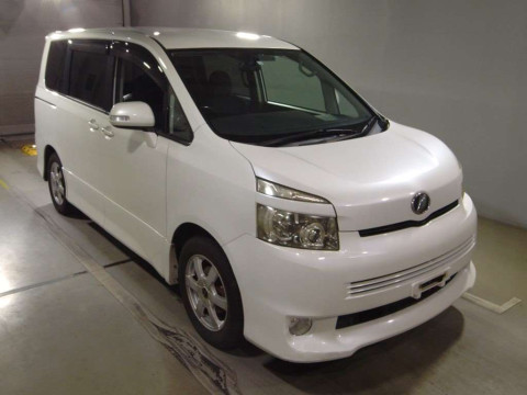 2010 Toyota Voxy ZRR70W[2]