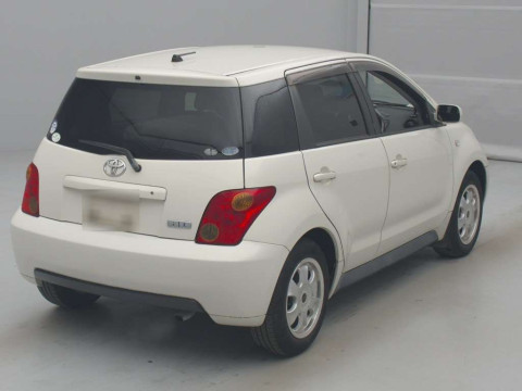 2004 Toyota IST NCP60[1]