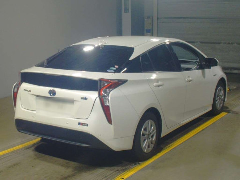 2018 Toyota Prius ZVW50[1]