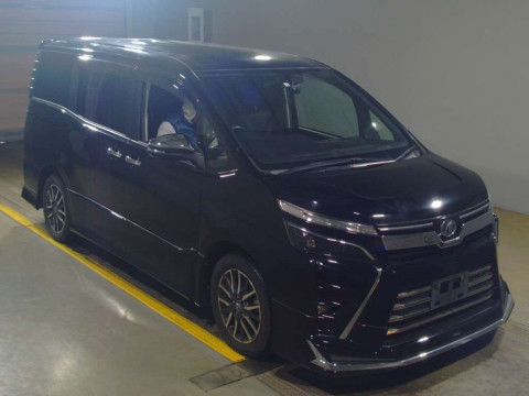 2015 Toyota Voxy ZRR80W[2]