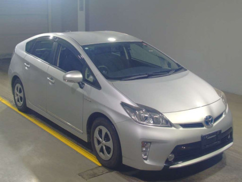 2014 Toyota Prius ZVW30[2]