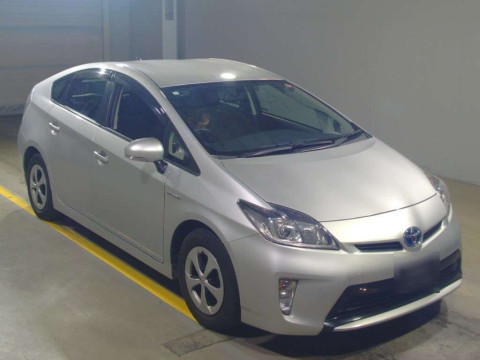 2014 Toyota Prius ZVW30[2]