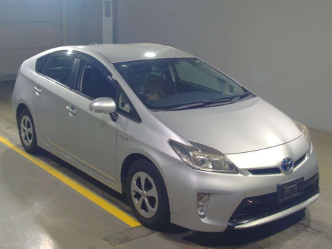 2015 Toyota Prius ZVW30[2]