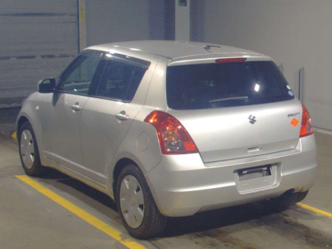 2010 Suzuki Swift ZC71S[2]