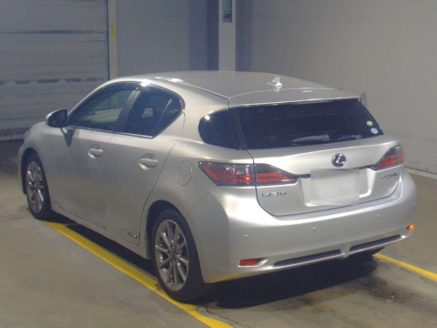 2013 Lexus CT ZWA10[2]