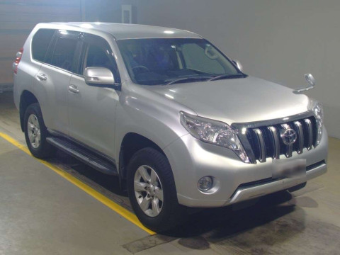 2016 Toyota Land Cruiser Prado TRJ150W[2]