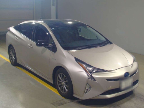 2018 Toyota Prius ZVW50[1]