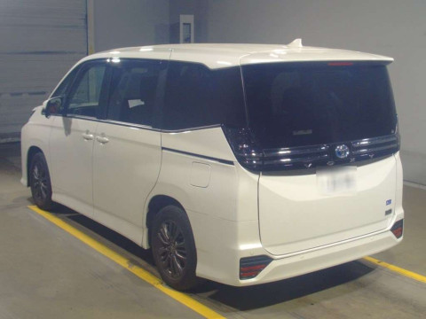 2022 Toyota Voxy ZWR90W[2]