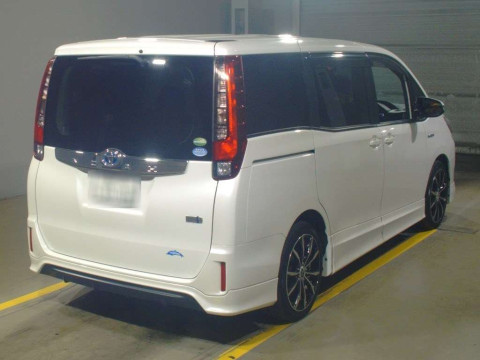 2016 Toyota Noah ZWR80G[1]