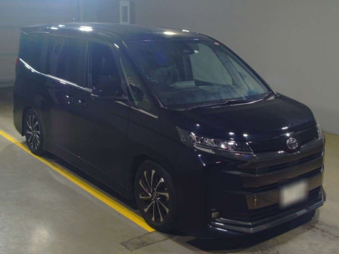 2022 Toyota Noah MZRA90W[1]