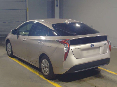 2016 Toyota Prius ZVW50[2]