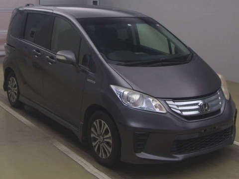 2012 Honda Freed hybrid GP3[2]