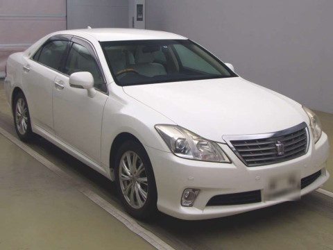 2011 Toyota Crown GRS200[2]