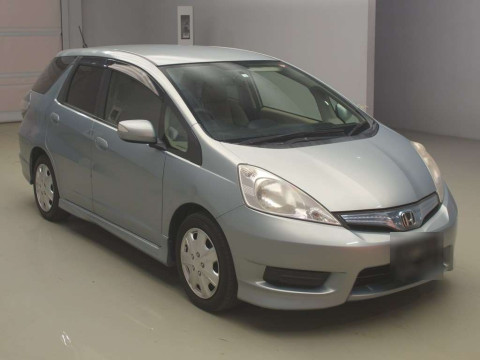 2012 Honda Fit Shuttle Hybrid GP2[1]