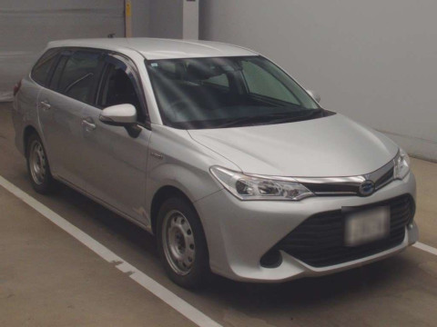 2015 Toyota Corolla Fielder NKE165G[2]