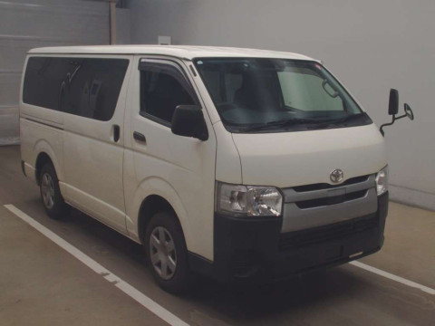 2019 Toyota Hiace Van TRH200V[2]