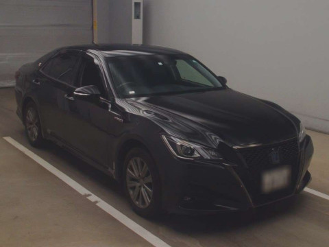 2018 Toyota Crown Hybrid AWS211[2]