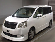 2010 Toyota Noah