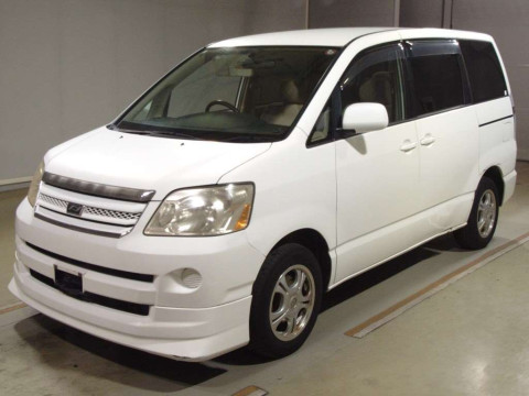 2004 Toyota Noah AZR60G[0]