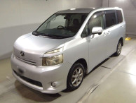 2007 Toyota Voxy