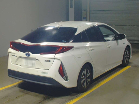 2019 Toyota Prius PHV ZVW52[1]