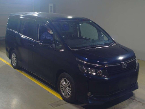 2014 Toyota Voxy ZRR80G[2]