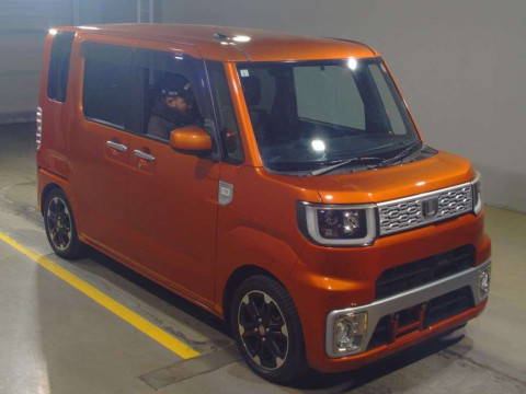 2015 Daihatsu Wake LA700S[2]